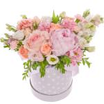 Цветы в коробке с кустовыми розами