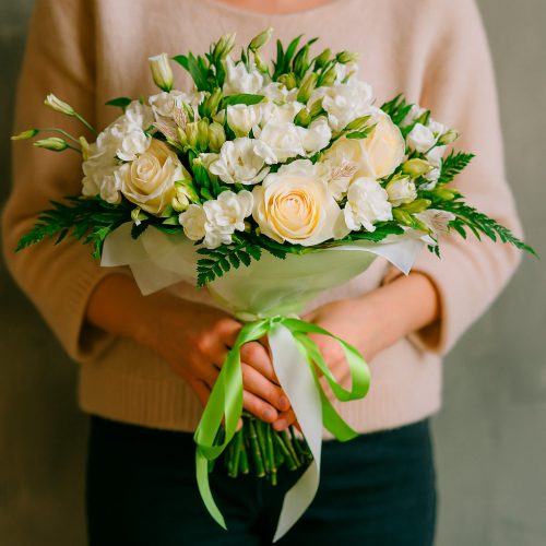 Цветочный букет «Белоснежное вдохновение»