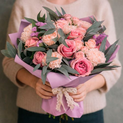 Цветочный букет «Малиновый рассвет»